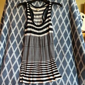 Chic Black and White Striped Women's Tank Top